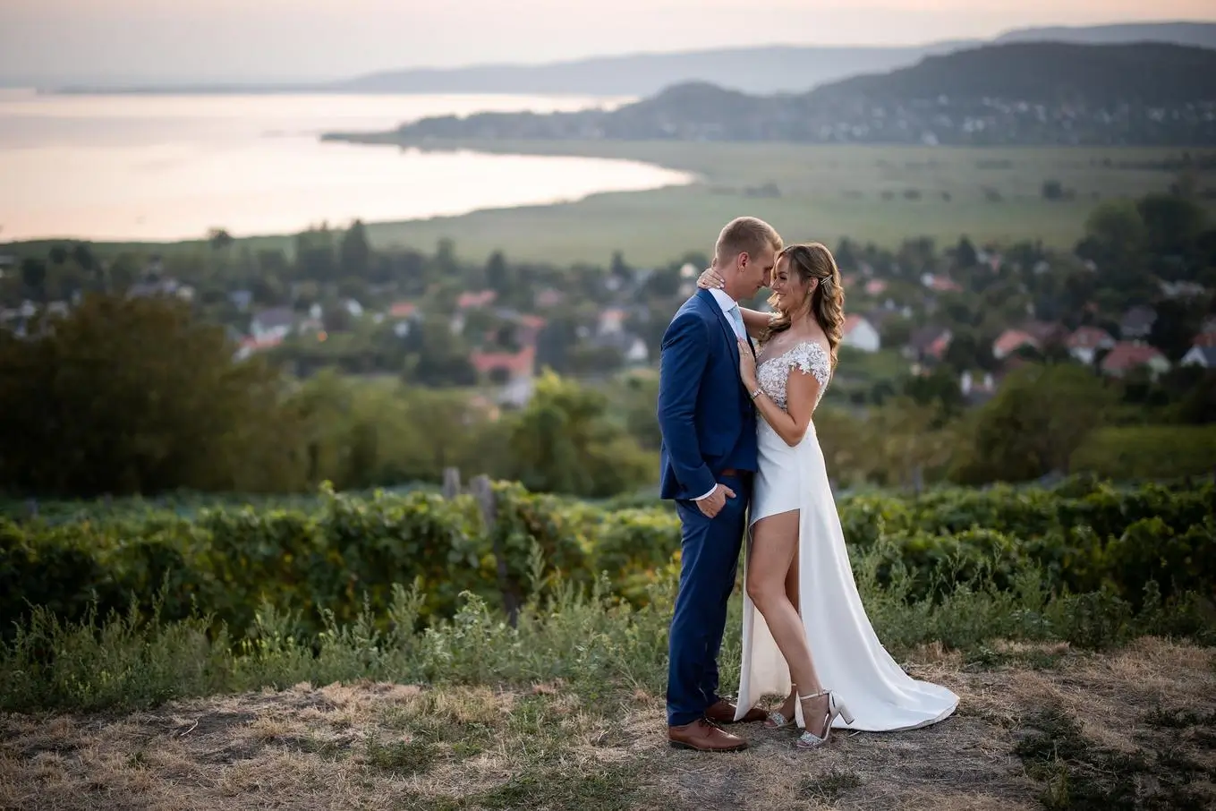 Esküvői ruha választás tippek eljegyzés után: Útmutató kezdőknek